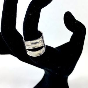 Larus Large Sterling Silver Ring Size 6